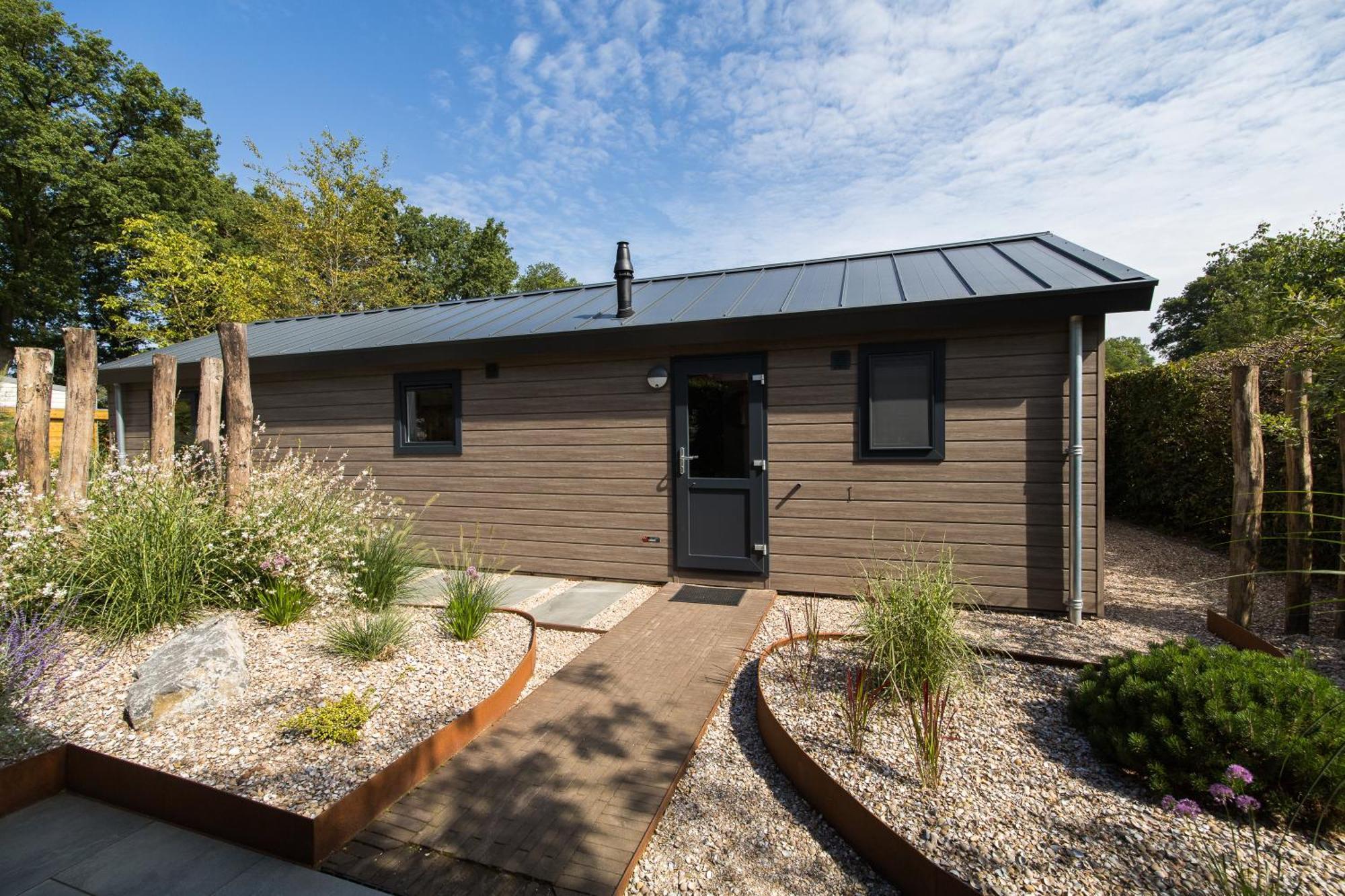 Modern Ingericht Chalet Op Groen Park Op De Veluwe Epe Exterior photo